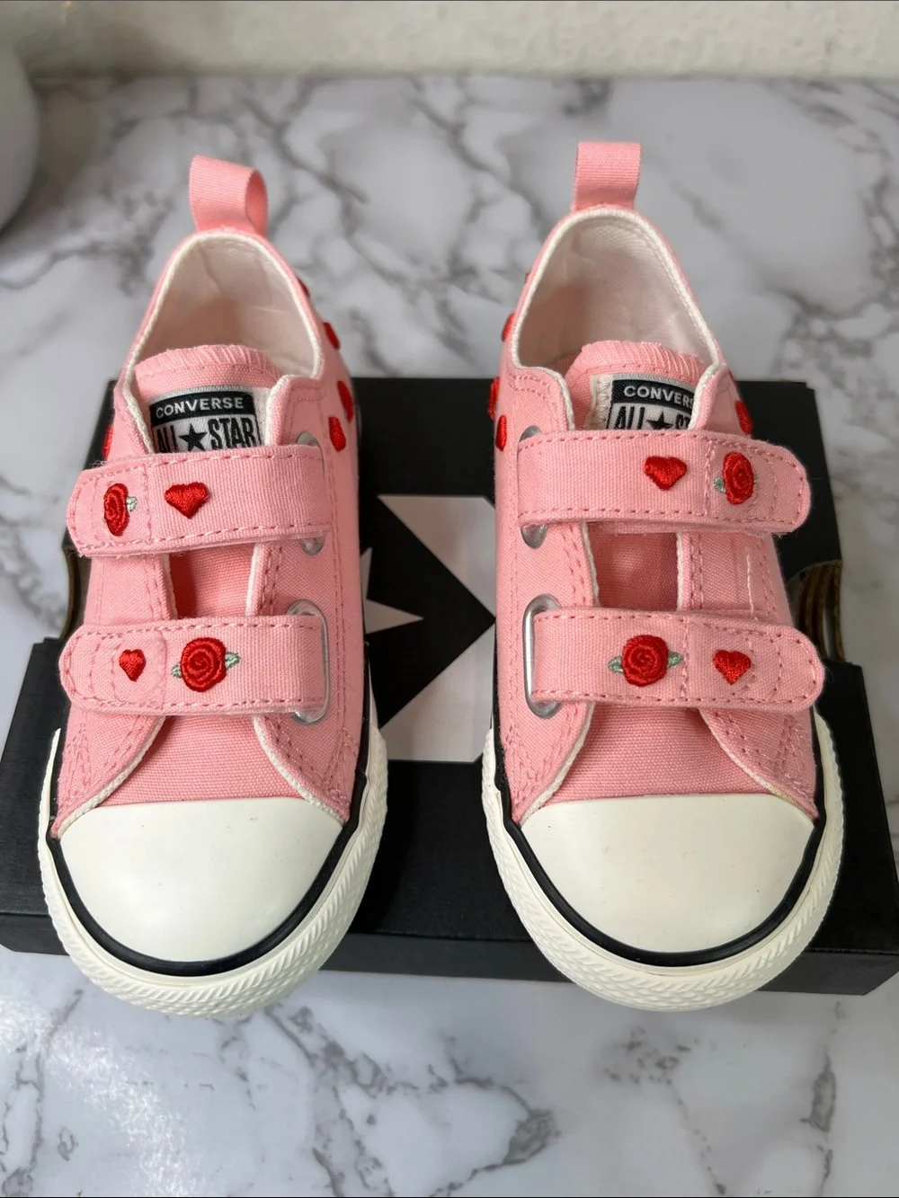 Converse Chuck Taylor All Star Sneaker Size 8